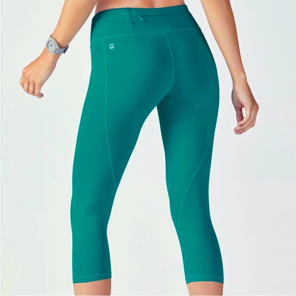 FABLETICS Gia Powerlite Crop Leggings in this beautiful teal green small